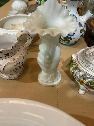 Imagen FLORERO MANO CRISTAL BLANCO